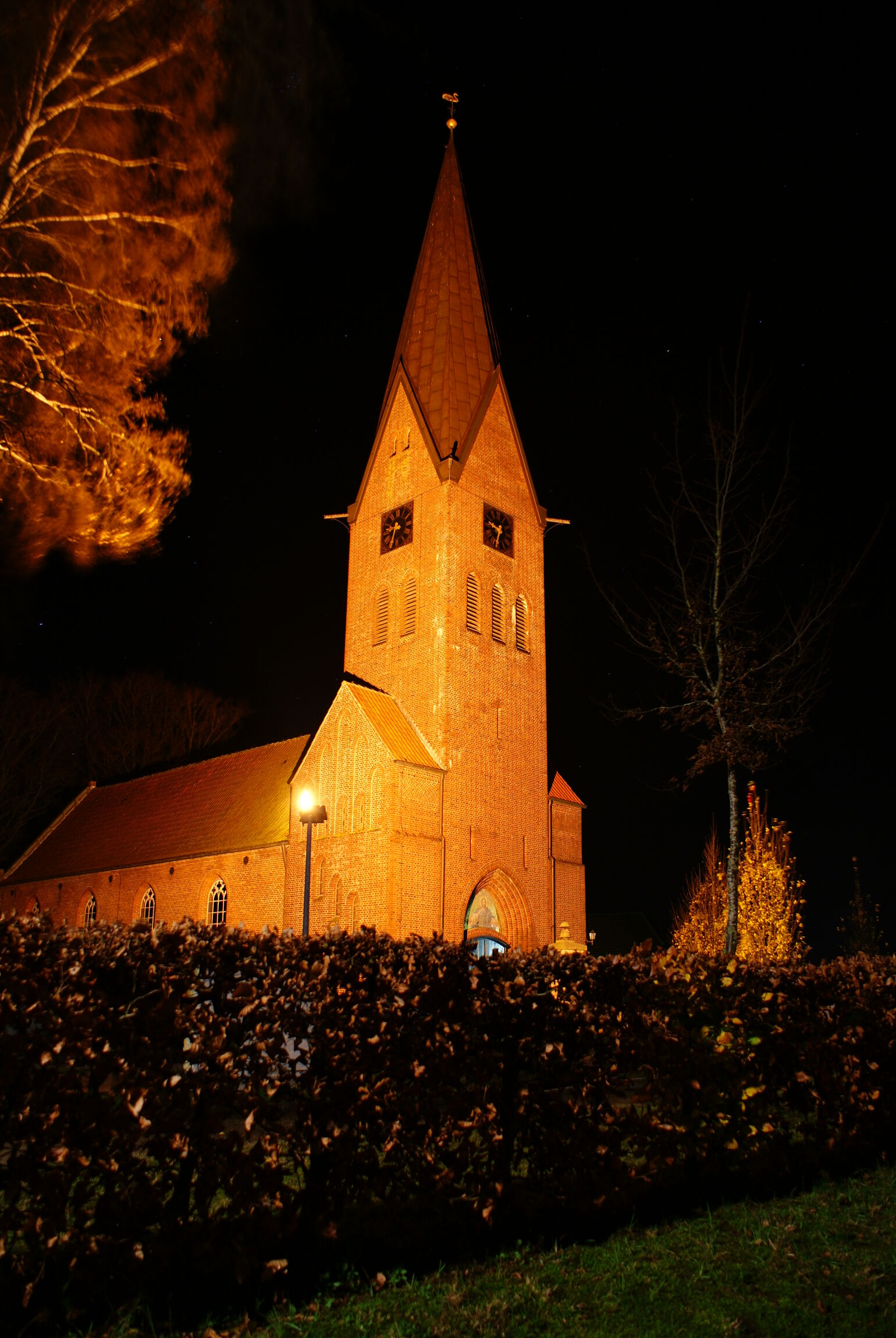 Kirche bei Nacht