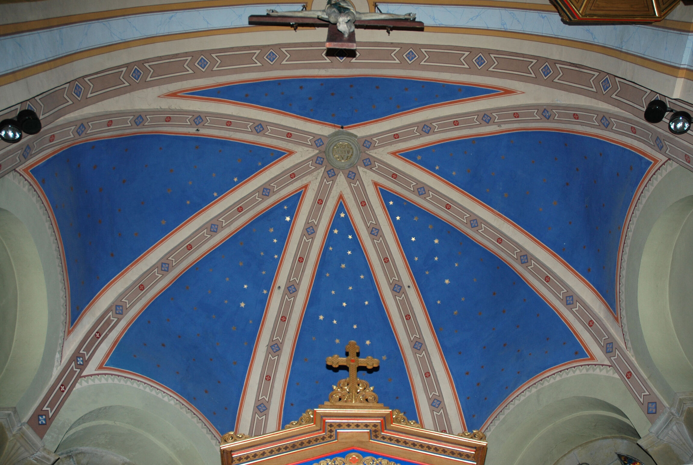 Himmel über dem Altar