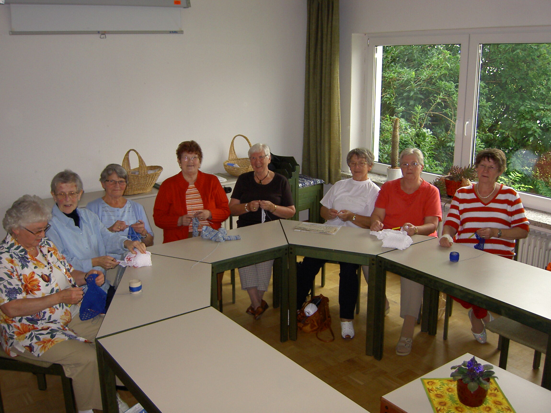 KGM_Brosch__re_10_Handarbeitskreis_Bild4