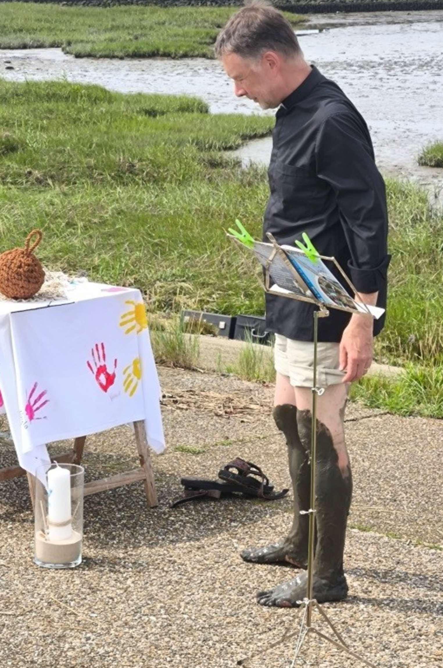 Pastor Büttner, nach der Taufe