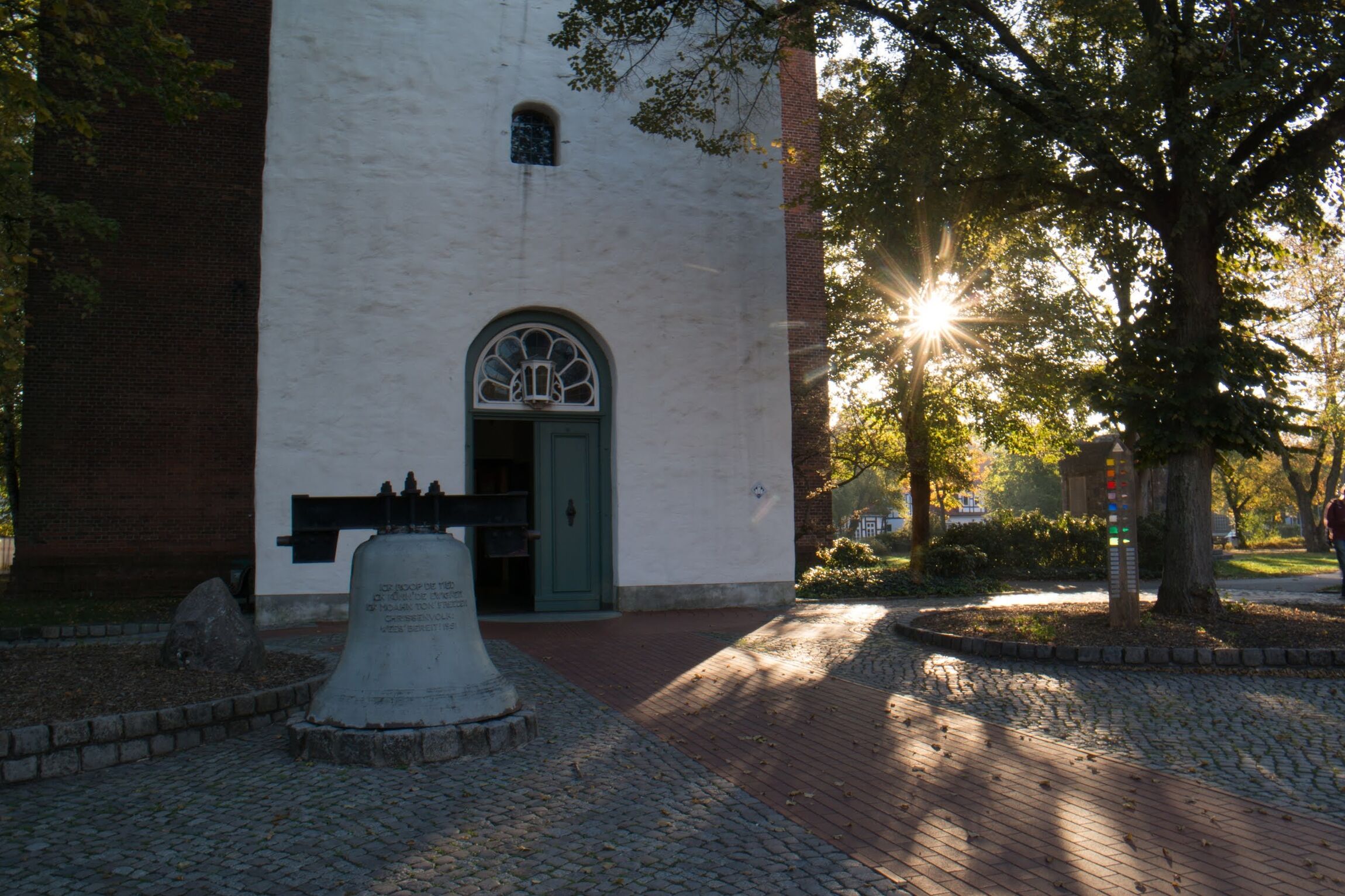 Stadtkirche mit Sonnenaufgang