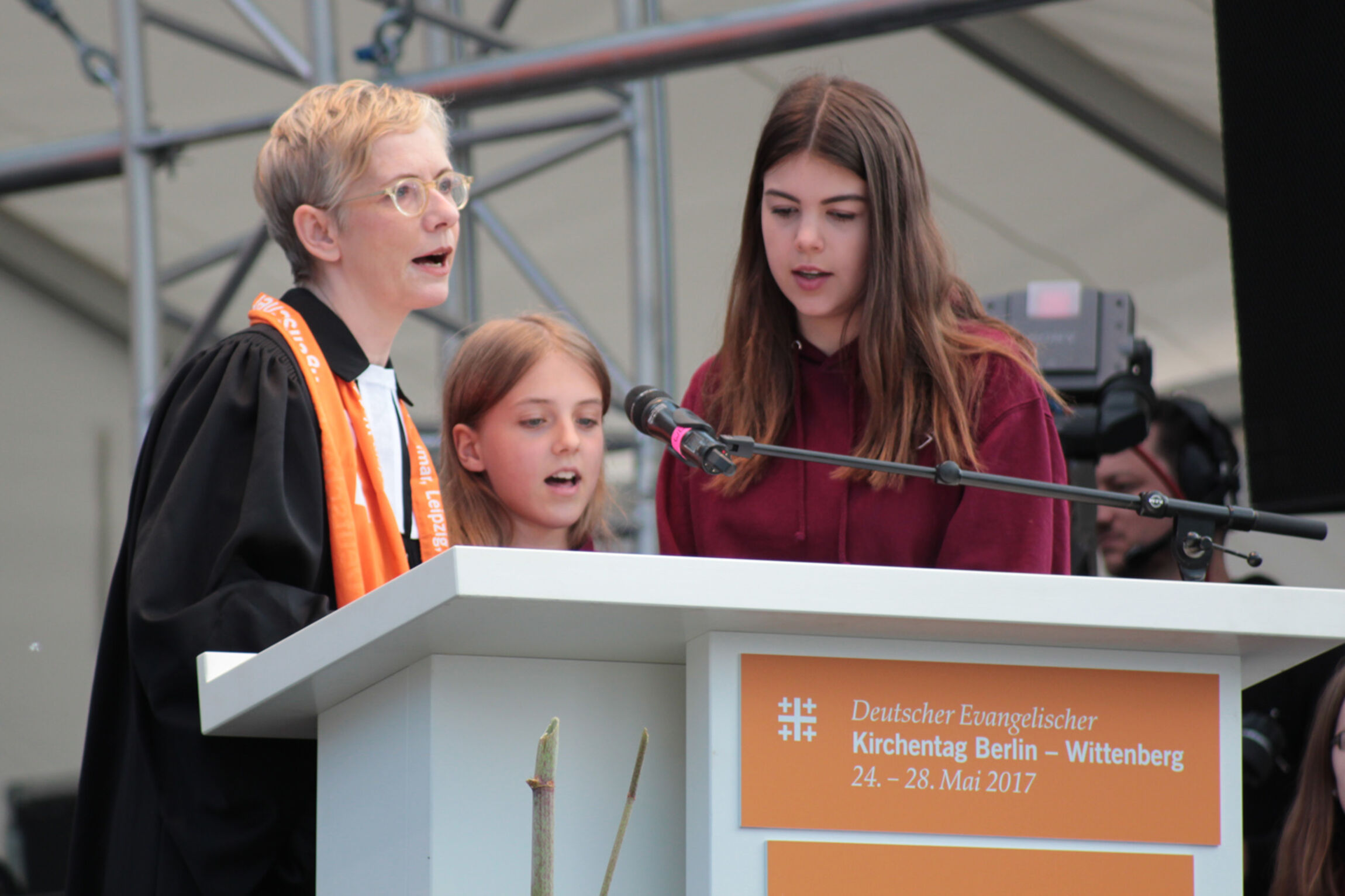 Predigt mit Schülerbischöfinnen