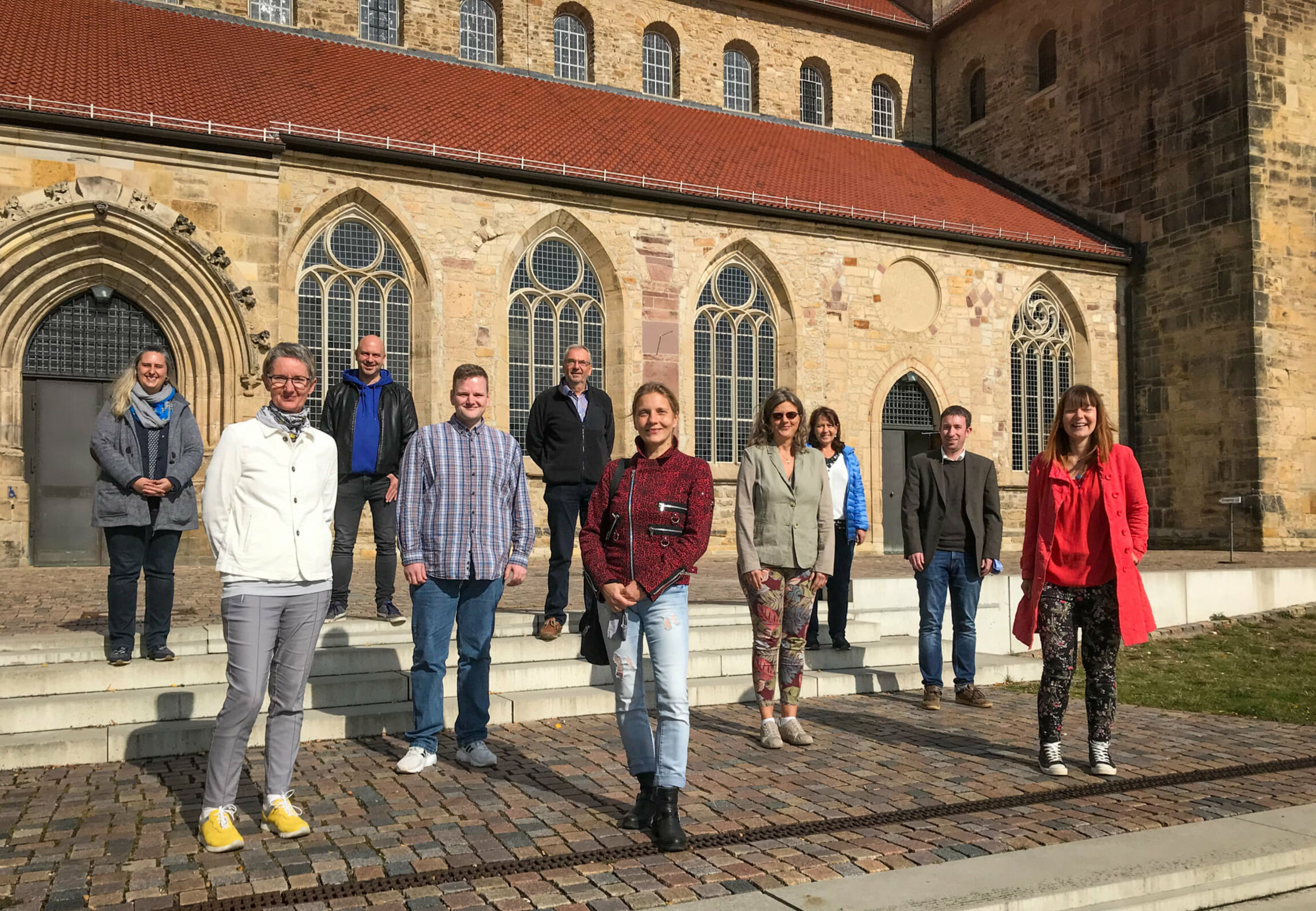 In den neun Kirchenkreisen des Sprengels kümmern sich (v.l.) Jeanine Rudat (Ev.-luth. Kirchenkreis Göttingen ), Doris Hellmold-Ziesenis (Kirchenkreis Hameln-Pyrmont ), Christian Dolle (Kirchenkreis Harzer Land und Kirchenkreis Leine-Solling), Gunnar Müller (Sprengel Hildesheim-Göttingen), Peter Rütters (Kirchenkreis Hildesheimer Land-Alfeld), Bettina Sangerhausen (Kirchenkreis Münden), Dr. Nicole Laskowski (Evangelisch-lutherischer Kirchenkreis Peine ), Wiebke Barth (Kirchenkreis Hildesheim-Sarstedt) und Mareike Spillner (Harzer Land, Leine-Solling) um die Presse- und Öffentlichkeitsarbeit.