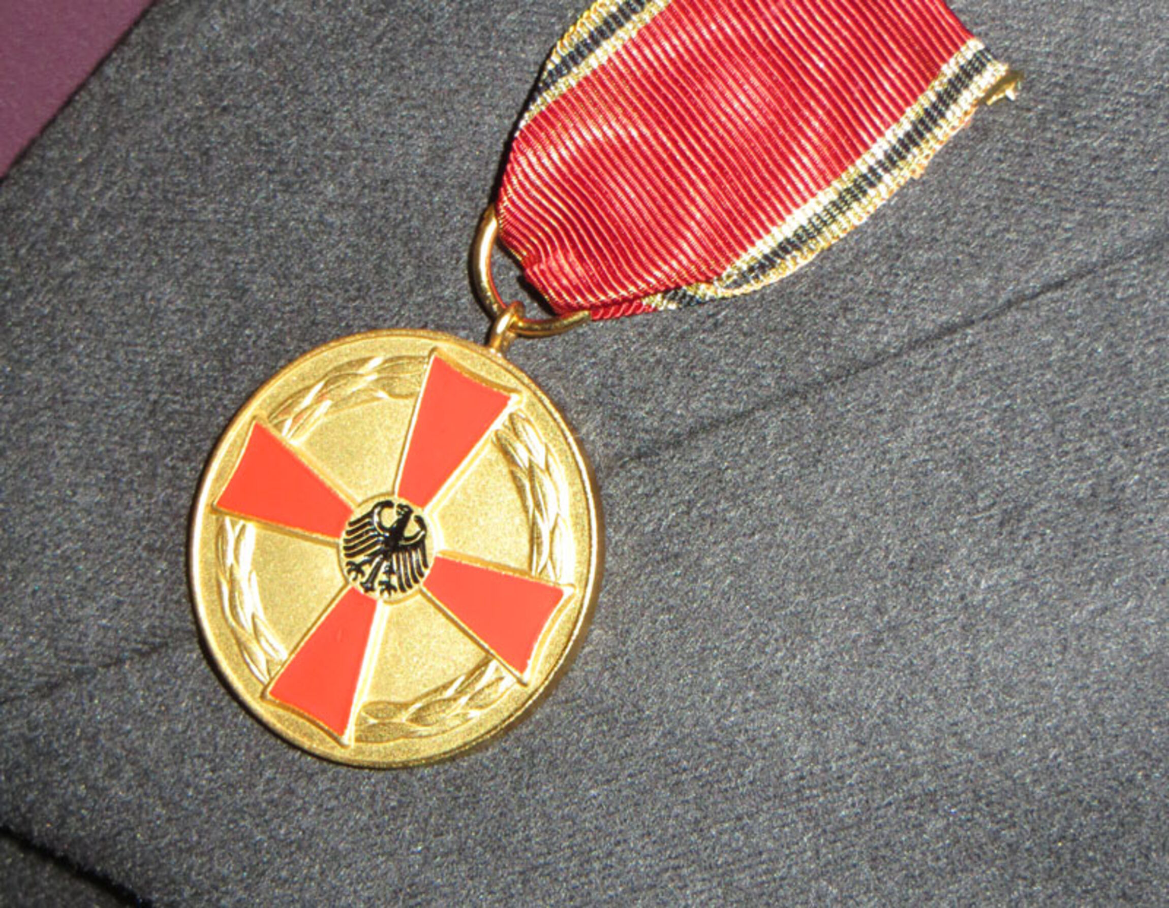 16_01_05_verdienstmedaille_hoch