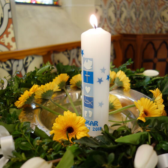 Taufbecken Sehlem Sonnenblumen