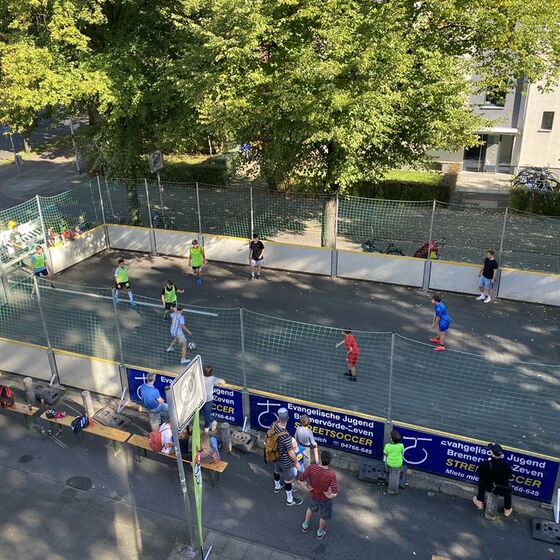 StreetSoccer-Cup 2023 - auf gesperrter Wöhlerstraße ein "echter" StreetSoccer...