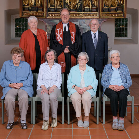 2024-09-07-01-Eichen-Kronjuwelen-Konfirmation-1943-1949