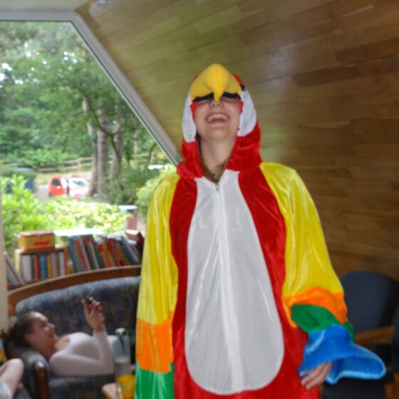 Polly Die Papageienfrau