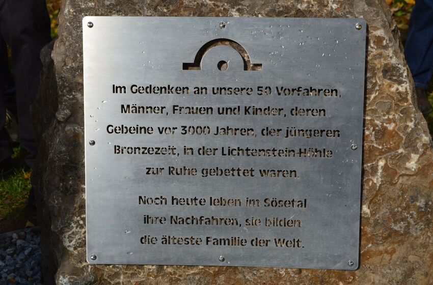 2023-10-21-Gedenkstein-Tafel