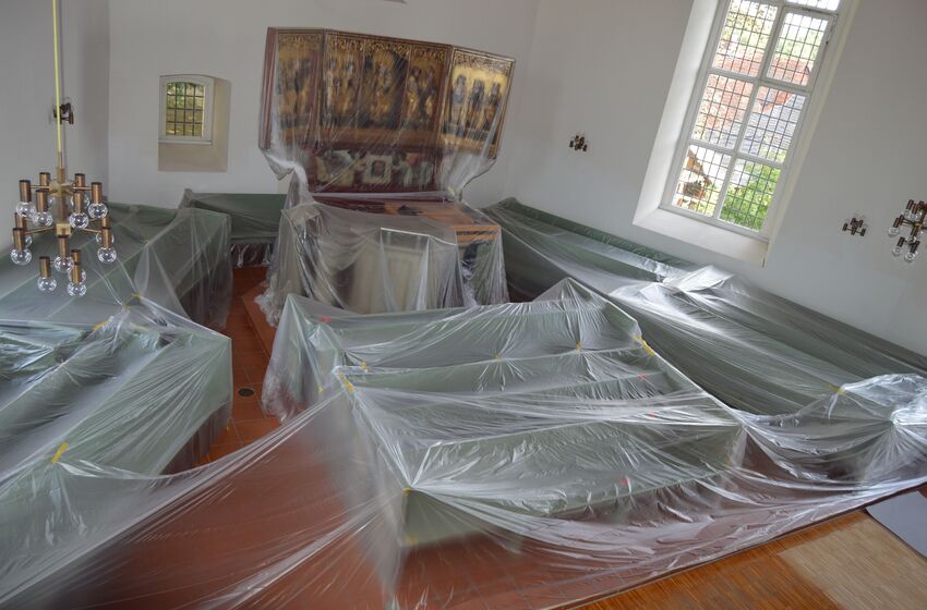 2022-08-03-Altar-verhuellt