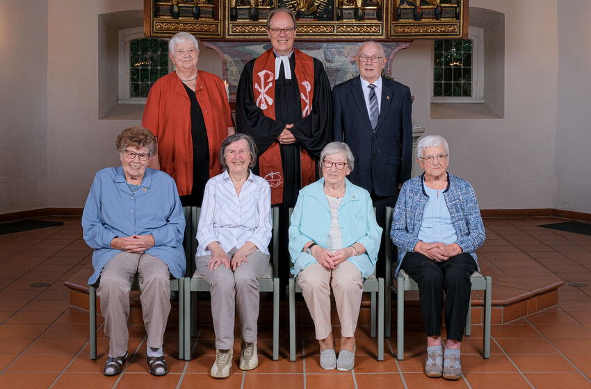 2024-09-07-01-Eichen-Kronjuwelen-Konfirmation-1943-1949