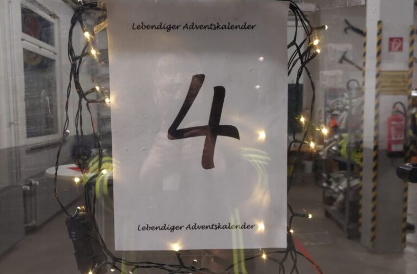 2023-12-04-hinweisschild