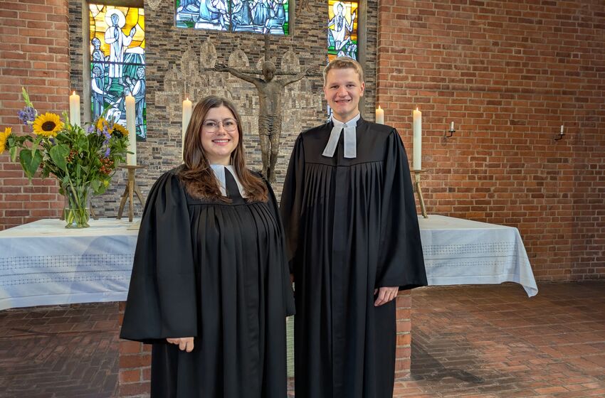 Ordination Berkelmann Stichternath vor Altar