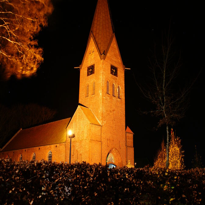 Kirche bei Nacht