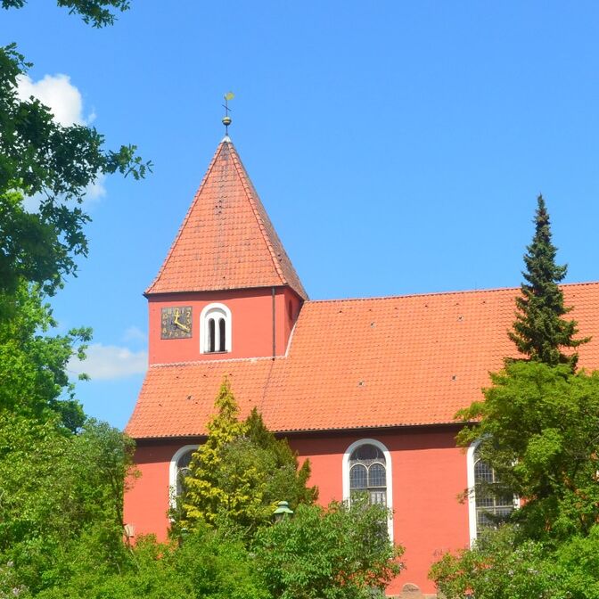 Gottesdienst_normal_halbe_Kirche